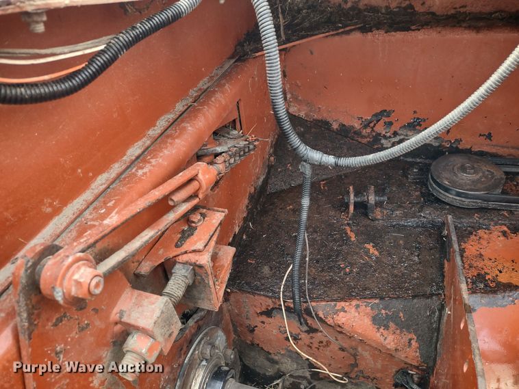 image for item DR8037 2005 Hesston 9260  windrower