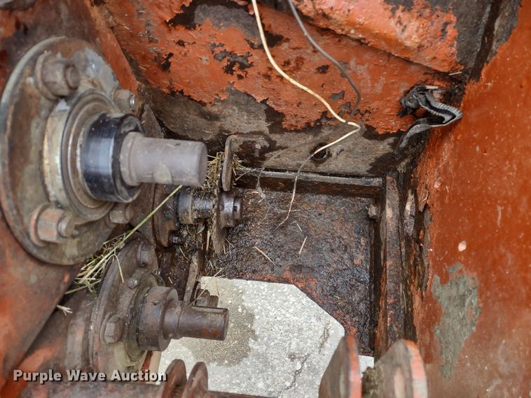 image for item DR8037 2005 Hesston 9260  windrower