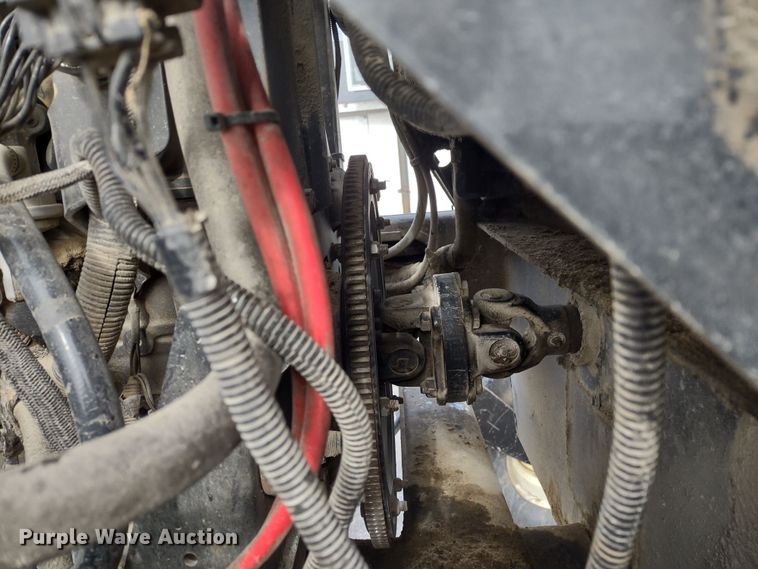 image for item DR8037 2005 Hesston 9260  windrower