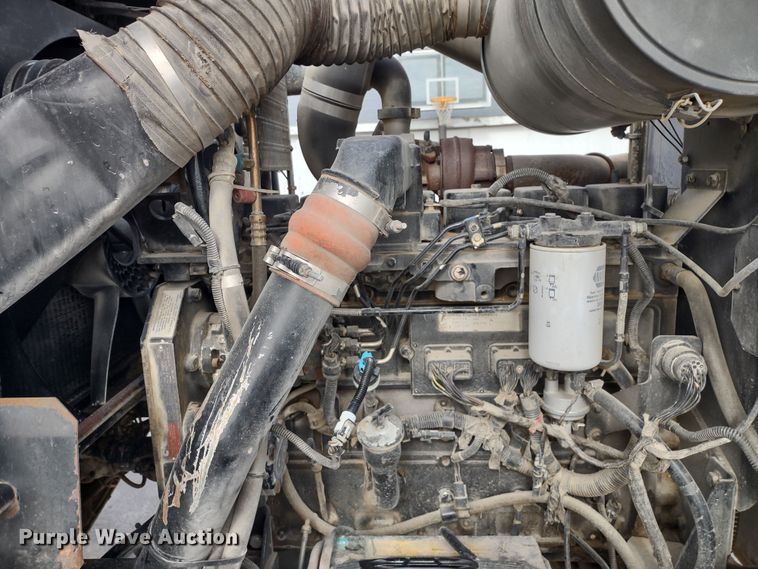 image for item DR8037 2005 Hesston 9260  windrower