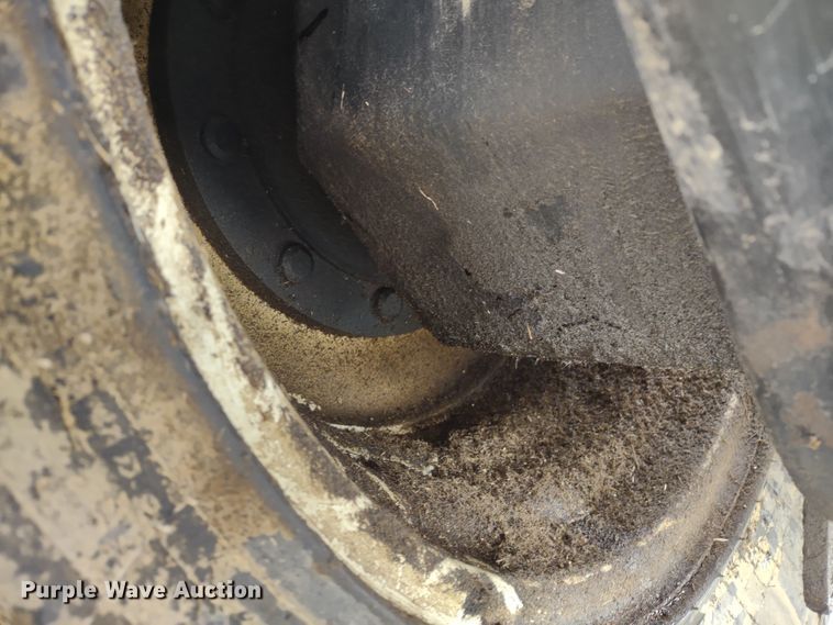 image for item DR8037 2005 Hesston 9260  windrower