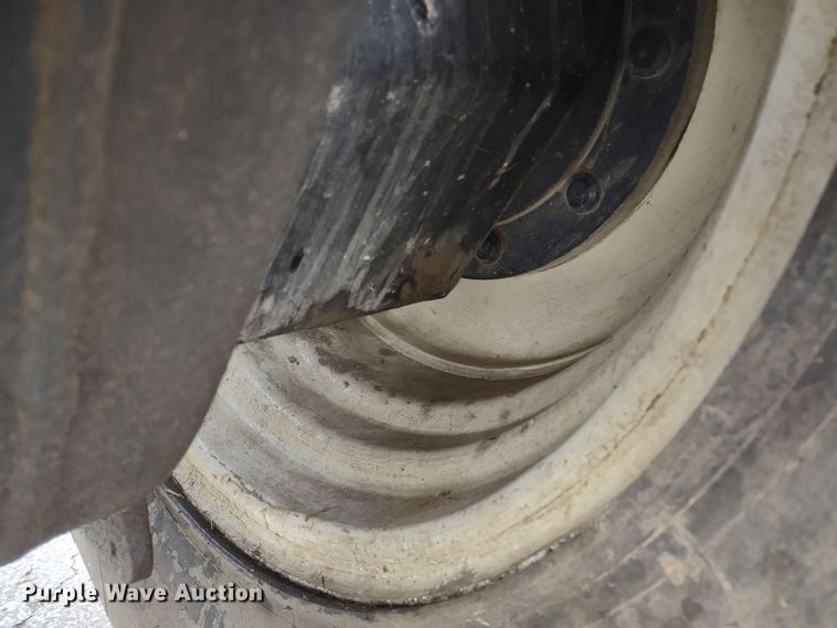 image for item DR8037 2005 Hesston 9260  windrower