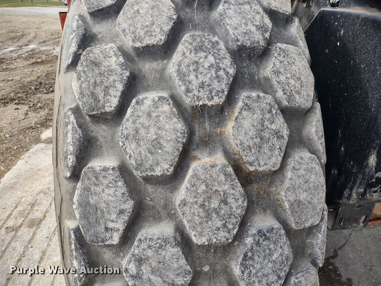 image for item DR8037 2005 Hesston 9260  windrower