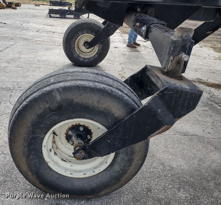 image for item DR8037 2005 Hesston 9260  windrower