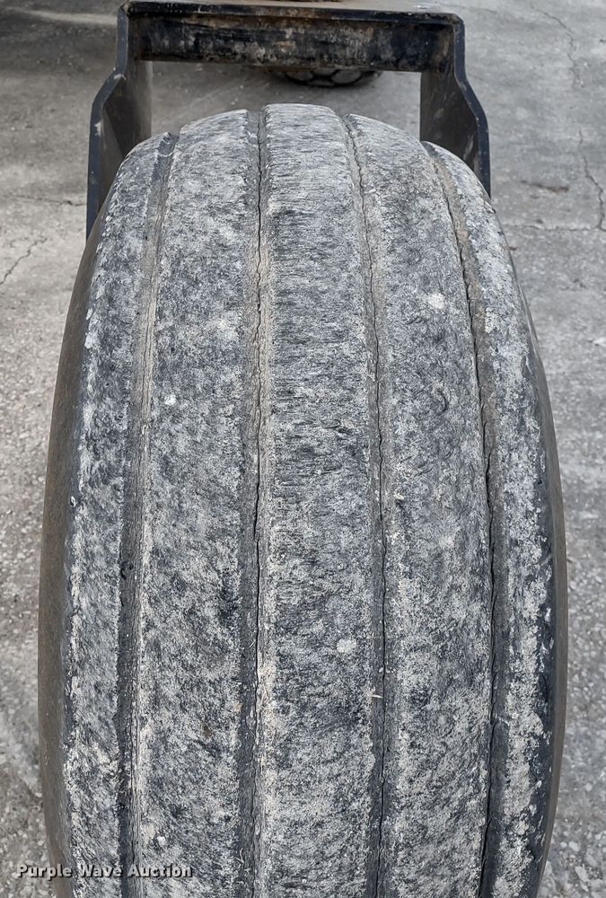 image for item DR8037 2005 Hesston 9260  windrower