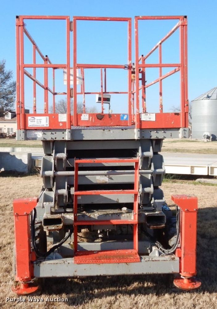 image for item DR8042 Skyjack SJ7135  scissor lift
