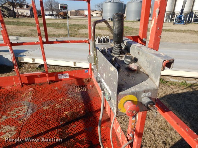 image for item DR8042 Skyjack SJ7135  scissor lift