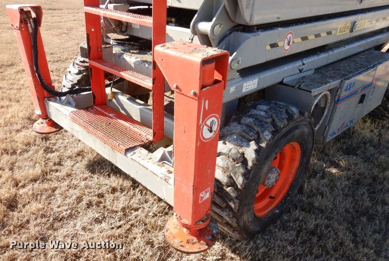 image for item DR8042 Skyjack SJ7135  scissor lift