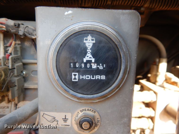 image for item DR8042 Skyjack SJ7135  scissor lift