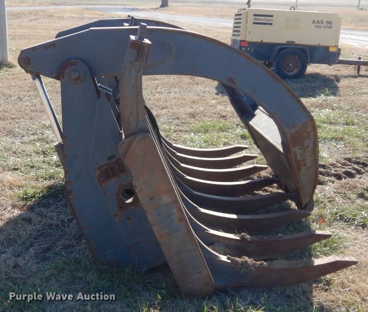 JRB IT28B grapple bucket in Galena, KS Item DR8044 sold Purple Wave