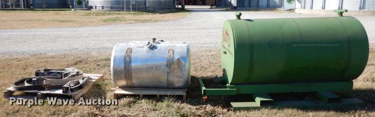 image for item DR8054 (3) tanks