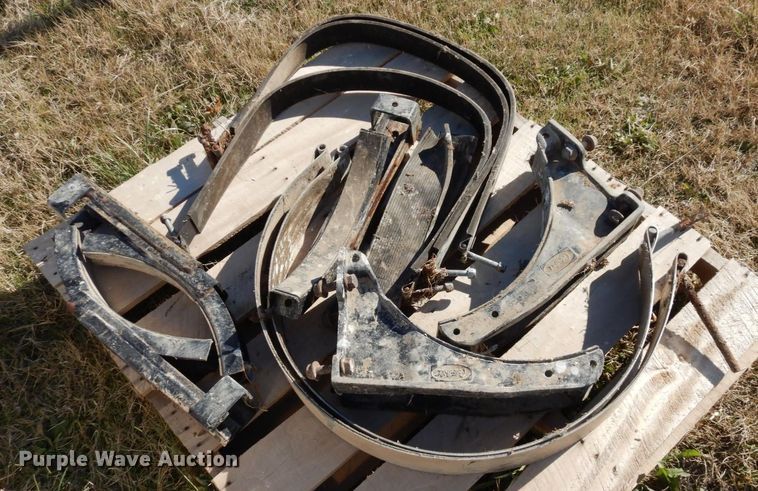 image for item DR8054 (3) tanks