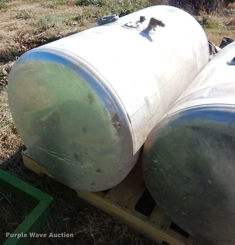 image for item DR8054 (3) tanks