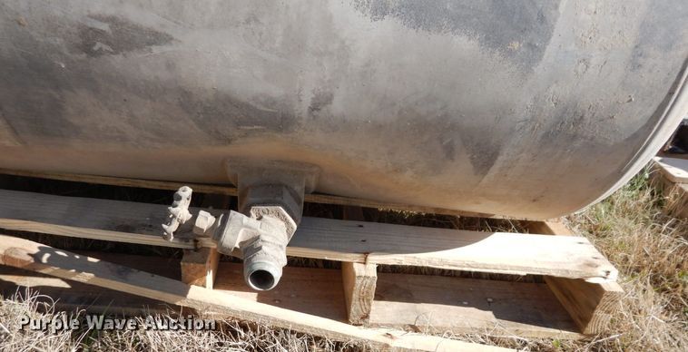 image for item DR8054 (3) tanks