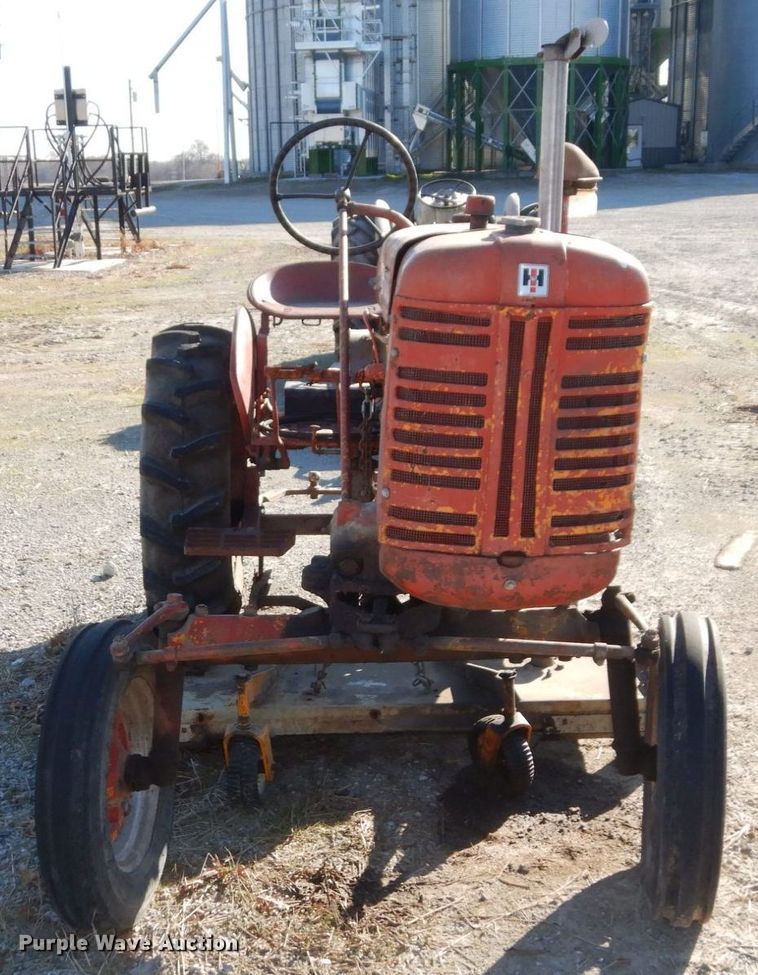 image for item DR8059 Farmall 100  tractor