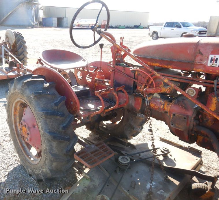 image for item DR8059 Farmall 100  tractor