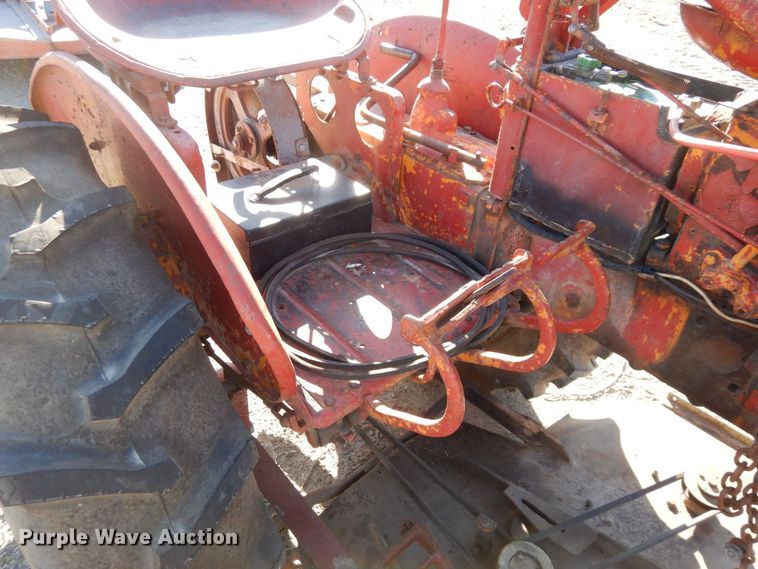 image for item DR8059 Farmall 100  tractor