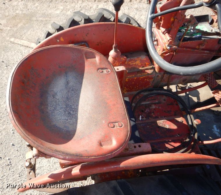 image for item DR8059 Farmall 100  tractor