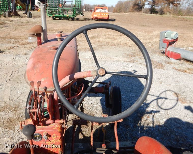 image for item DR8059 Farmall 100  tractor