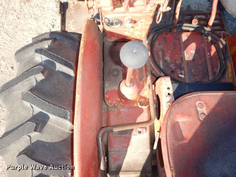 image for item DR8059 Farmall 100  tractor