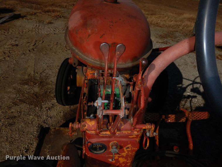 image for item DR8059 Farmall 100  tractor