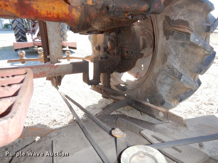 image for item DR8059 Farmall 100  tractor