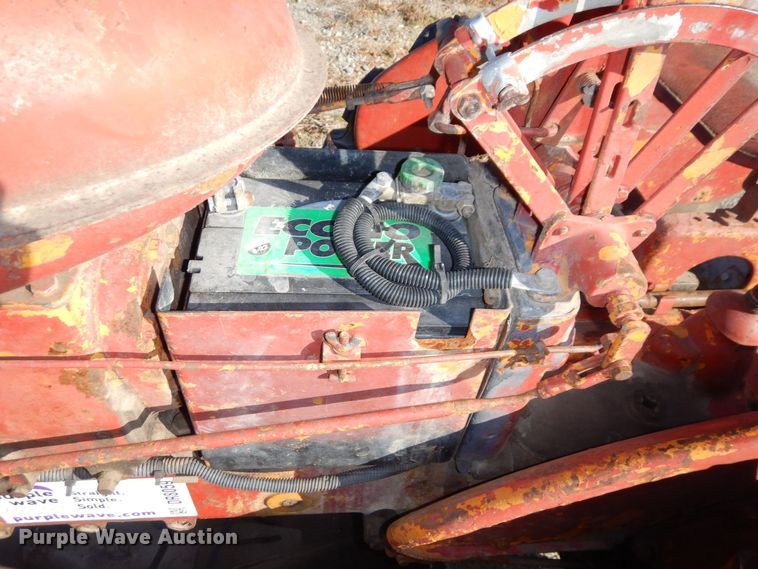 image for item DR8059 Farmall 100  tractor