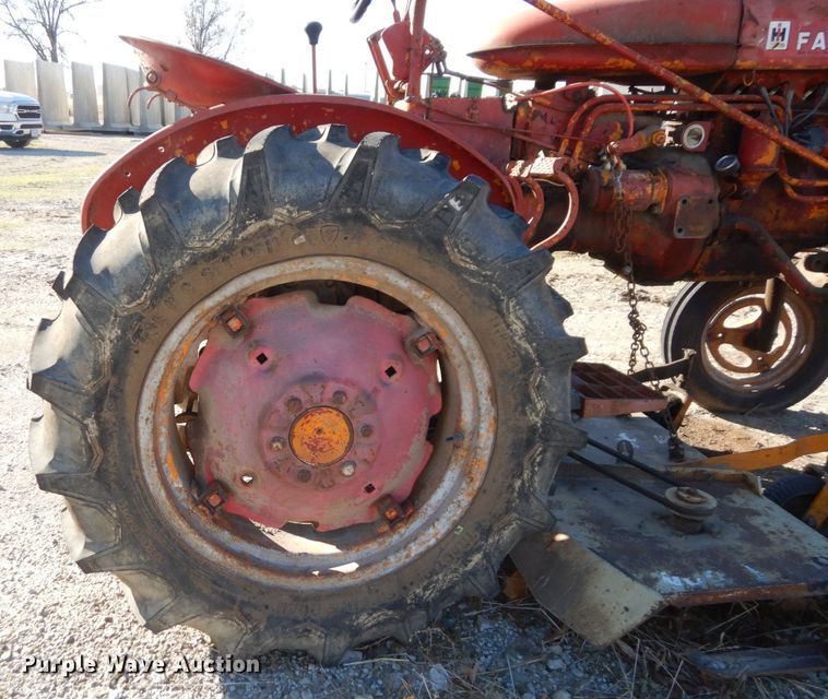 image for item DR8059 Farmall 100  tractor