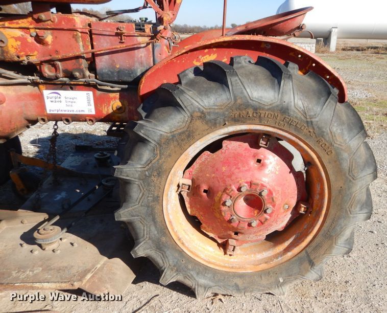 image for item DR8059 Farmall 100  tractor