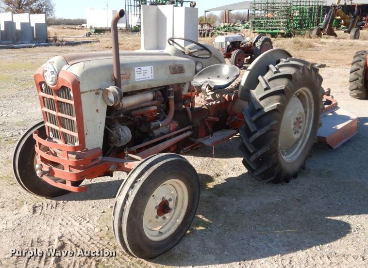 image for item DR8060 Ford 800  tractor