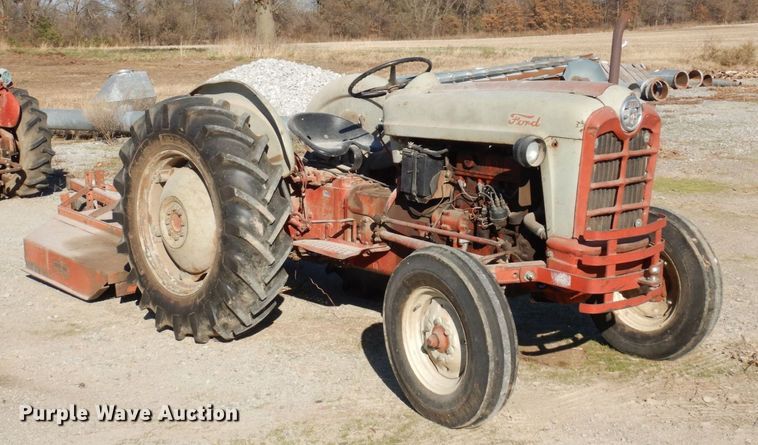 image for item DR8060 Ford 800  tractor