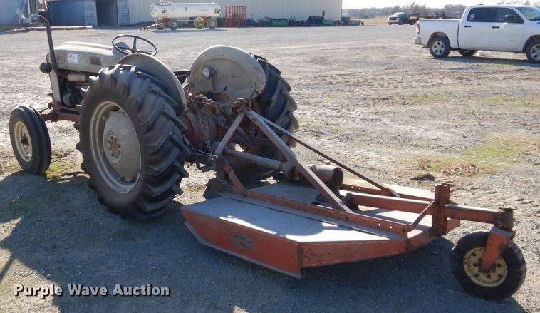 image for item DR8060 Ford 800  tractor