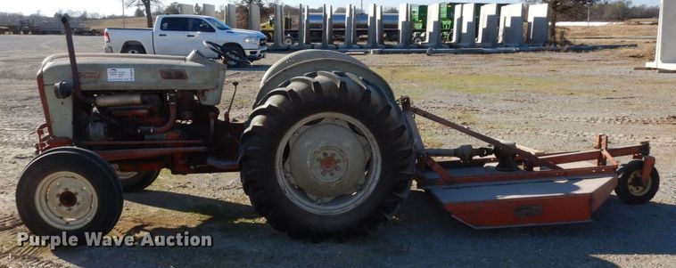 image for item DR8060 Ford 800  tractor