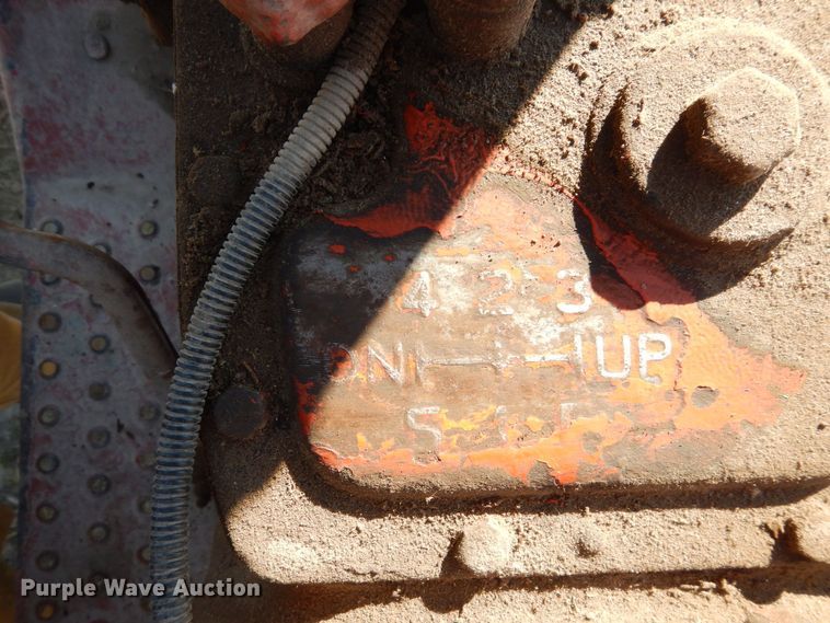 image for item DR8060 Ford 800  tractor