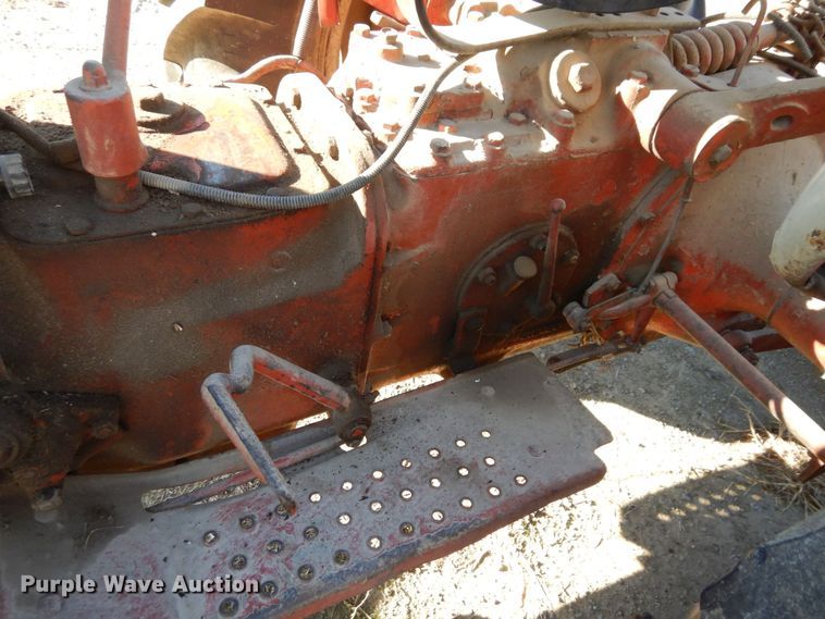 image for item DR8060 Ford 800  tractor