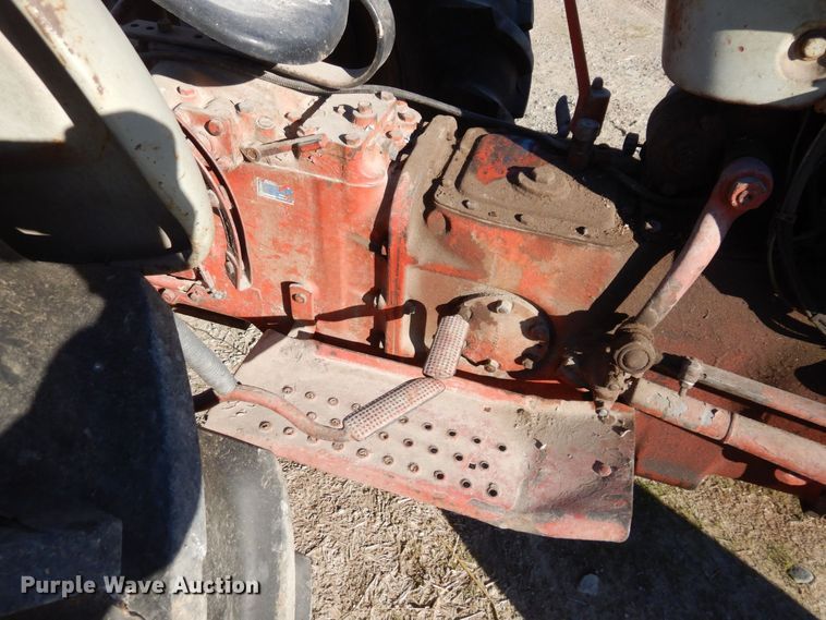 image for item DR8060 Ford 800  tractor