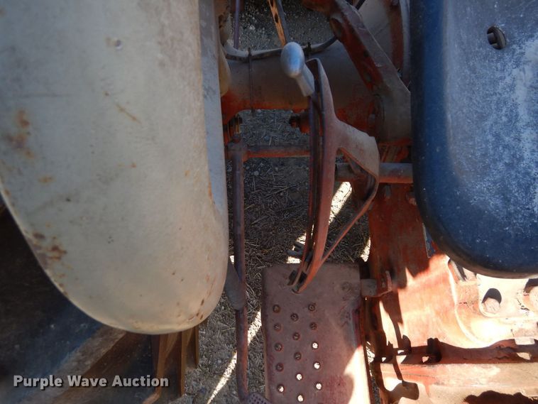 image for item DR8060 Ford 800  tractor