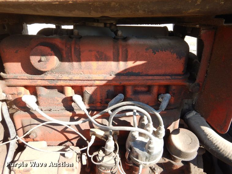 image for item DR8060 Ford 800  tractor