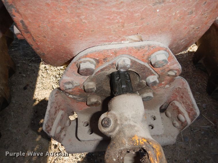 image for item DR8060 Ford 800  tractor