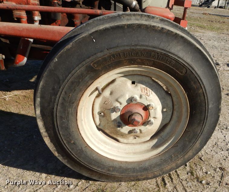 image for item DR8060 Ford 800  tractor