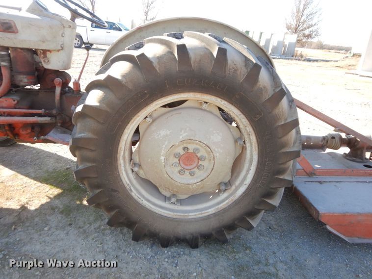 image for item DR8060 Ford 800  tractor