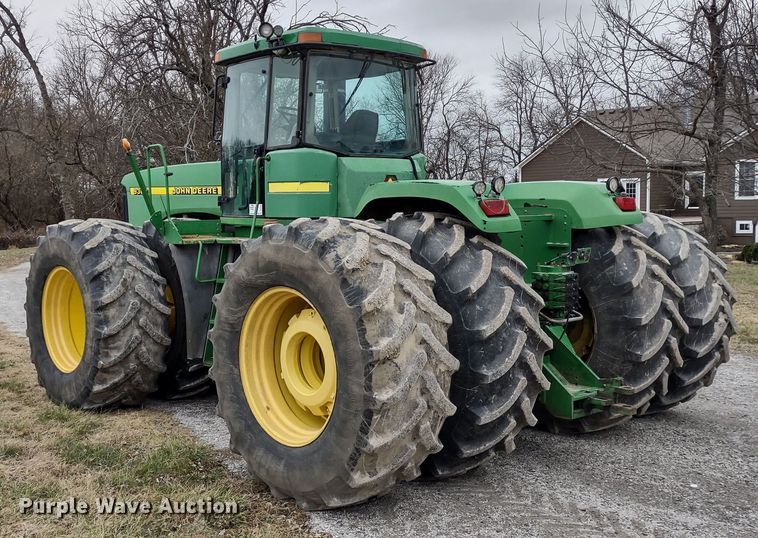 image for item DR8069 1997 John Deere 9300  4WD tractor