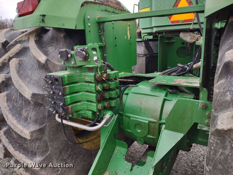 image for item DR8069 1997 John Deere 9300  4WD tractor