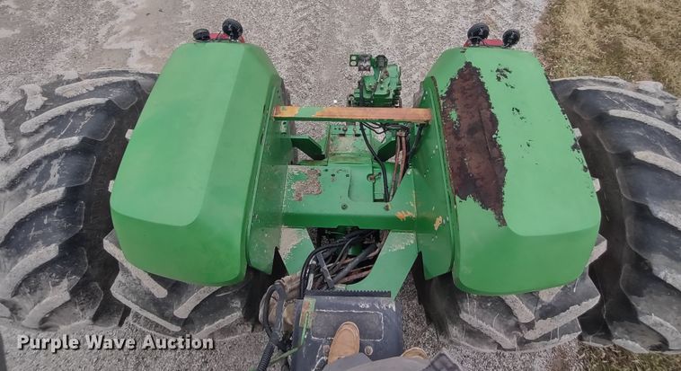 image for item DR8069 1997 John Deere 9300  4WD tractor