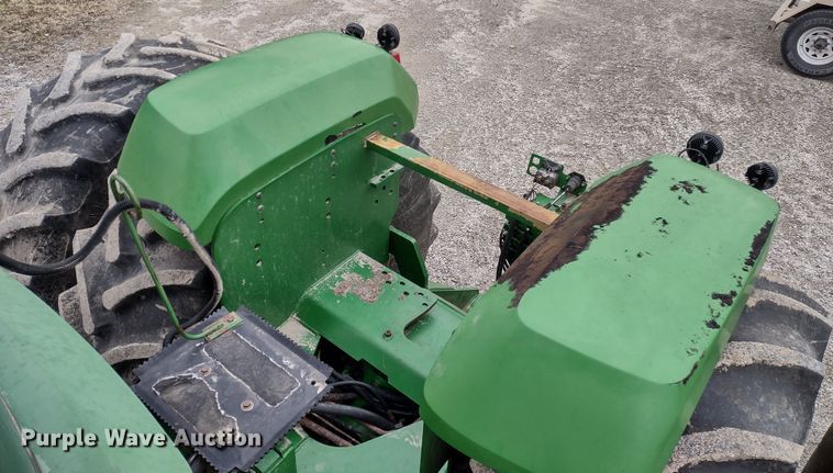 image for item DR8069 1997 John Deere 9300  4WD tractor