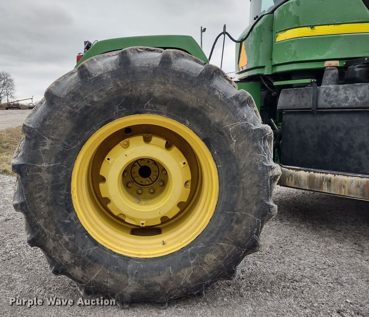 image for item DR8069 1997 John Deere 9300  4WD tractor