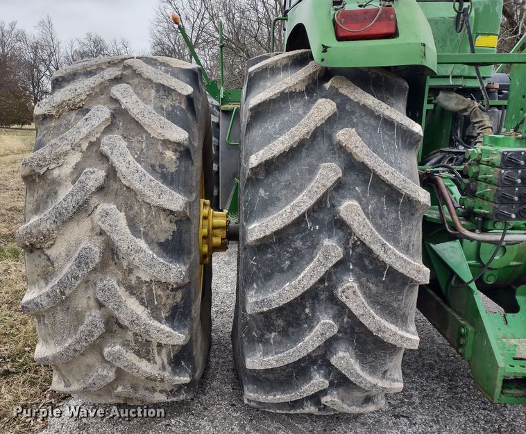 image for item DR8069 1997 John Deere 9300  4WD tractor