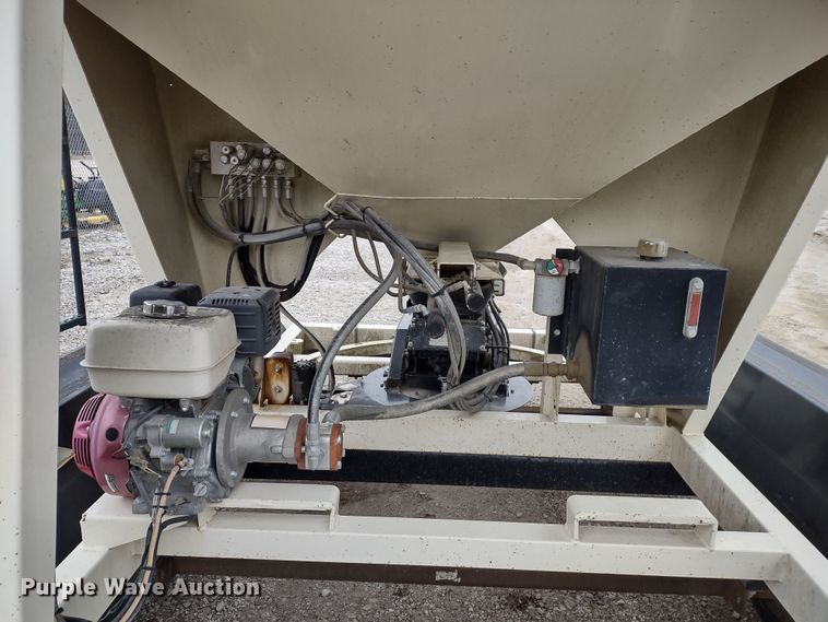 image for item DR8071 Meridian 240RT  seed tender trailer