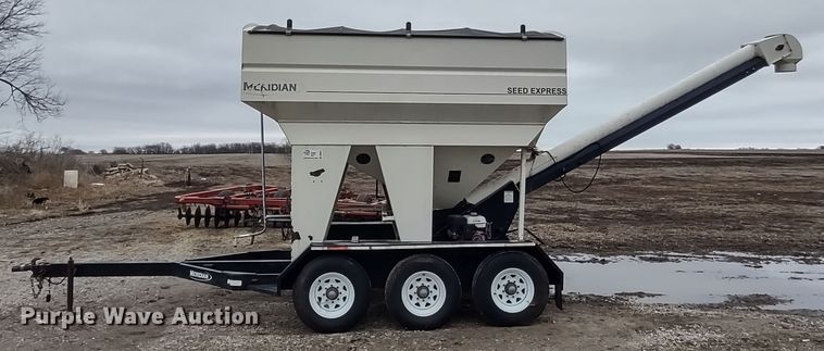 image for item DR8072 Meridian 375RT  seed tender trailer