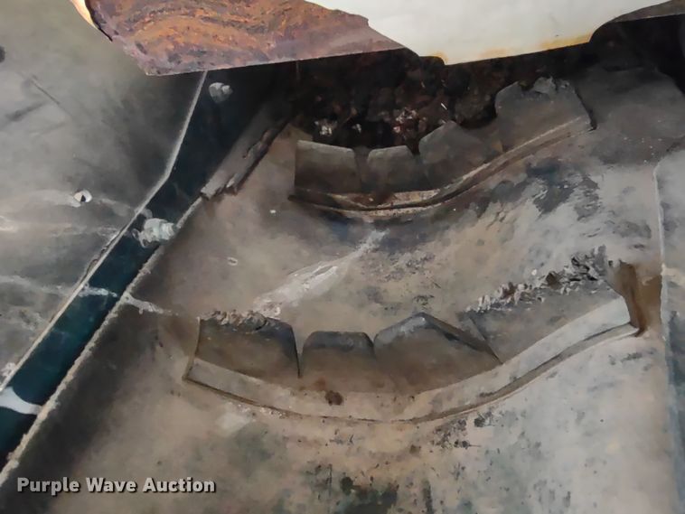 image for item DR8072 Meridian 375RT  seed tender trailer